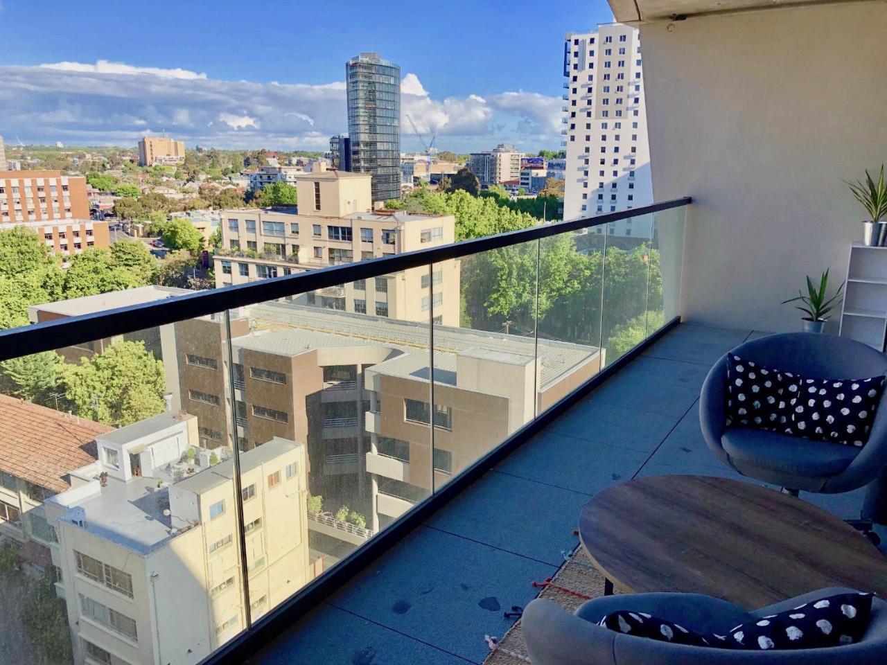 Deluxe And Brand New Lakeside Apartment ملبورن المظهر الخارجي الصورة